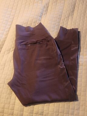 Athleta Jogger Pants in Dark Brown/Maroon